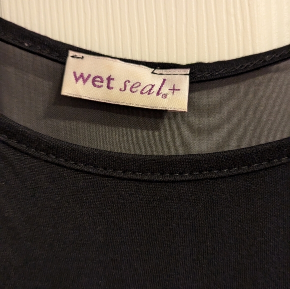 Wet Seal Graphic Tee size 2x with mesh on back - Picture 3 of 5